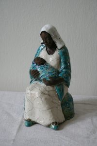 sculpture vierge à l'enfant en raku