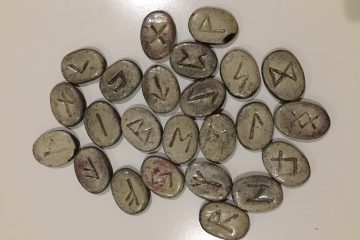 les Runes en céramique